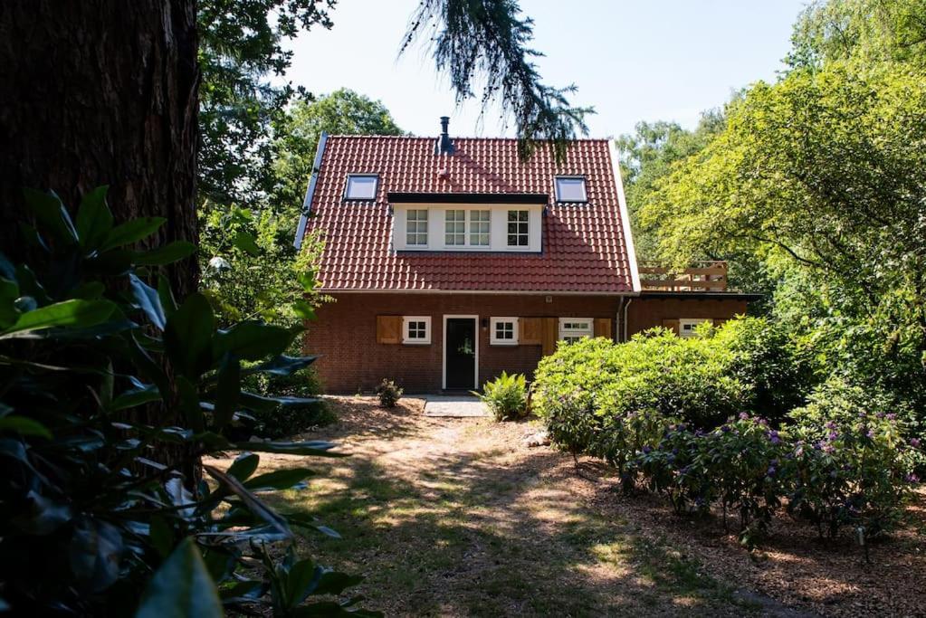 Fantastisch Familiehuis Met Grote Tuin I Bosrijk Люнтерен Экстерьер фото