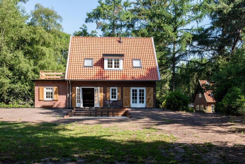Fantastisch Familiehuis Met Grote Tuin I Bosrijk Люнтерен Экстерьер фото